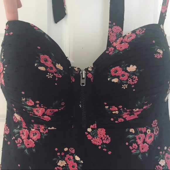 Guess Halter Floral Dress - Picture 3 of 4